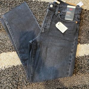 Levi’s Wedgie Straight Jean